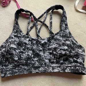 Lululemon sports bra size 8